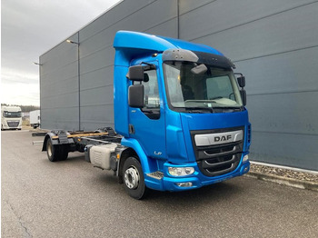 Camión chasis DAF LF 210
