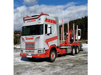 Camión forestal SCANIA R 580