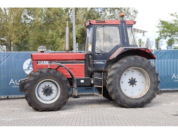 Tractor INTERNATIONAL