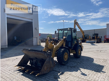Cargadora de ruedas CATERPILLAR 906M