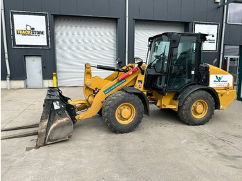 Minicargadora CATERPILLAR 906