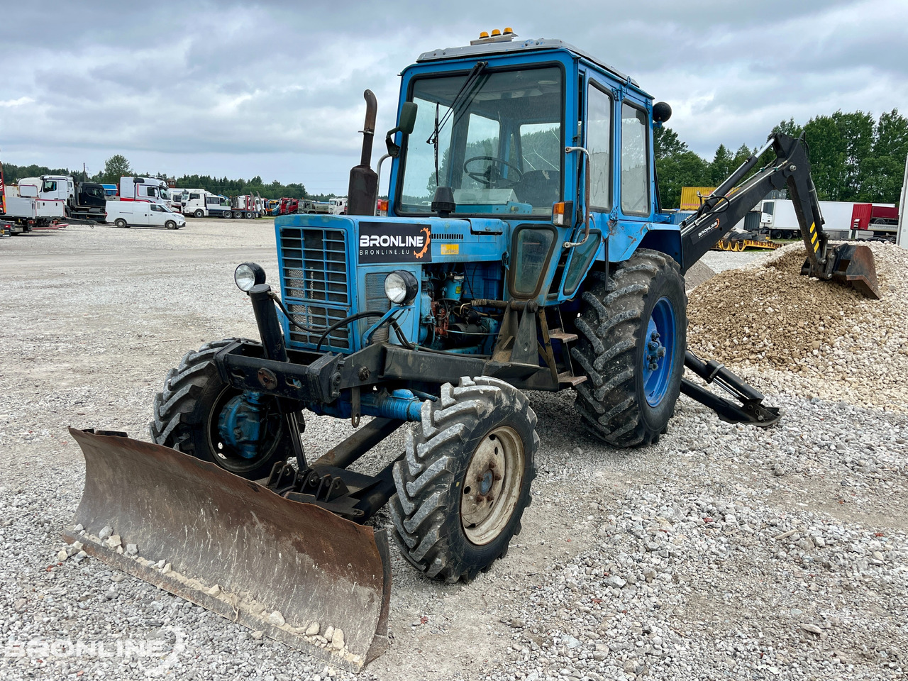 1992 MTZ 82 Traktor-ekskavaator - Retroexcavadora: foto 1 1992 MTZ 82 Traktor-ekskavaator - Retroexcavadora: foto 1