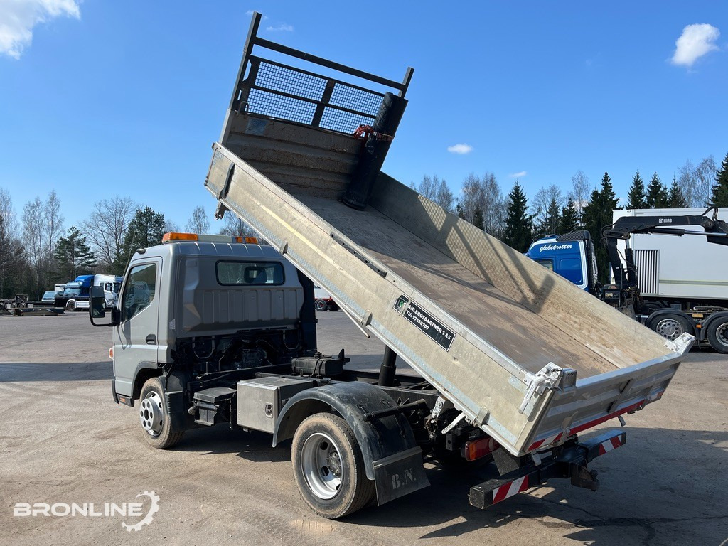 2013 Mitsubishi Fuso Canter 7C15 Tipper - Camión volquete: foto 5 2013 Mitsubishi Fuso Canter 7C15 Tipper - Camión volquete: foto 5