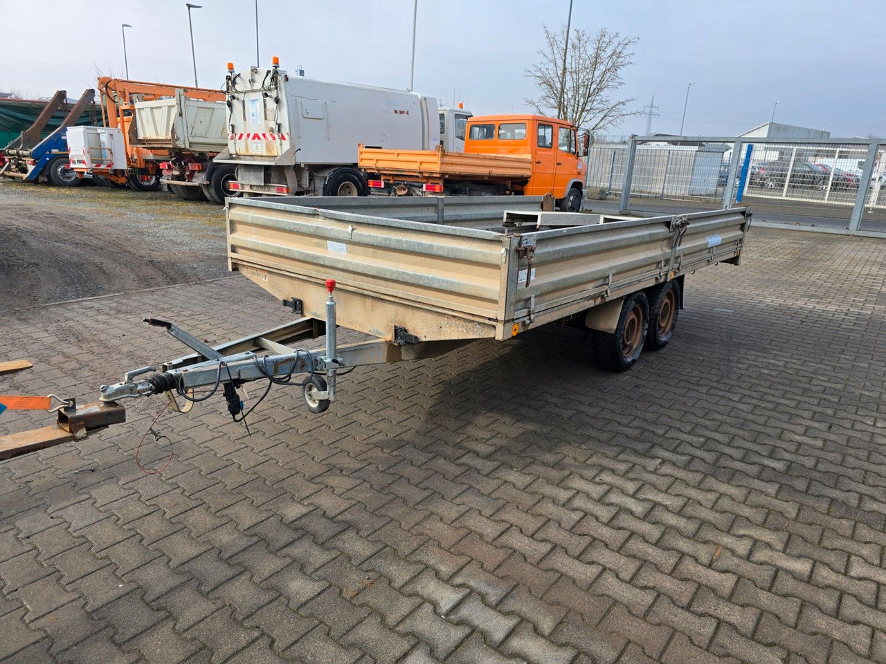 Brenderup Anhänger 2000 GB Bagger L/B/H 4270 x 2050 x 400 - Remolque de coche: foto 1 Brenderup Anhänger 2000 GB Bagger L/B/H 4270 x 2050 x 400 - Remolque de coche: foto 1