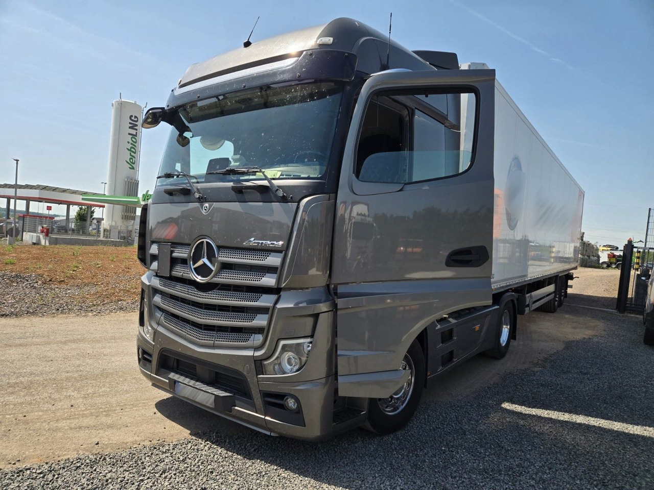 Mercedes-Benz Actros 5 L-Fahrerhaus 2-Achser SZM 1848 - Cabeza tractora: foto 2 Mercedes-Benz Actros 5 L-Fahrerhaus 2-Achser SZM 1848 - Cabeza tractora: foto 2