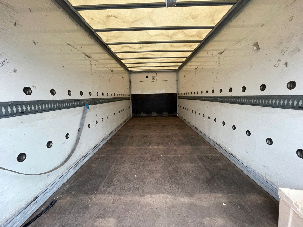 Iveco ML75E18 Blumen Koffer LBW Klimaanlage EEV ML80 Iveco ML75E18 Blumen Koffer LBW Klimaanlage EEV ML80 - Furgoneta caja cerrada: foto 5 Iveco ML75E18 Blumen Koffer LBW Klimaanlage EEV ML80 Iveco ML75E18 Blumen Koffer LBW Klimaanlage EEV ML80 - Furgoneta caja cerrada: foto 5