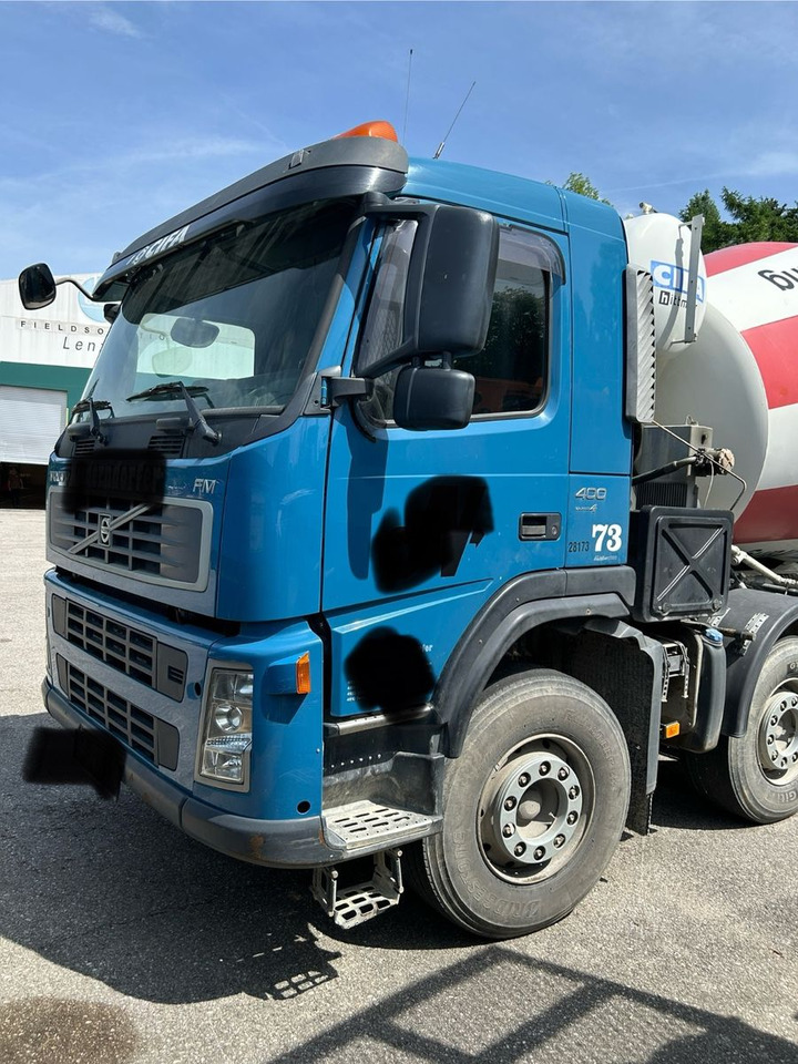 Volvo FM 8x4 R Schalter mit 13 Tonnen Achsen - Camión hormigonera: foto 3 Volvo FM 8x4 R Schalter mit 13 Tonnen Achsen - Camión hormigonera: foto 3
