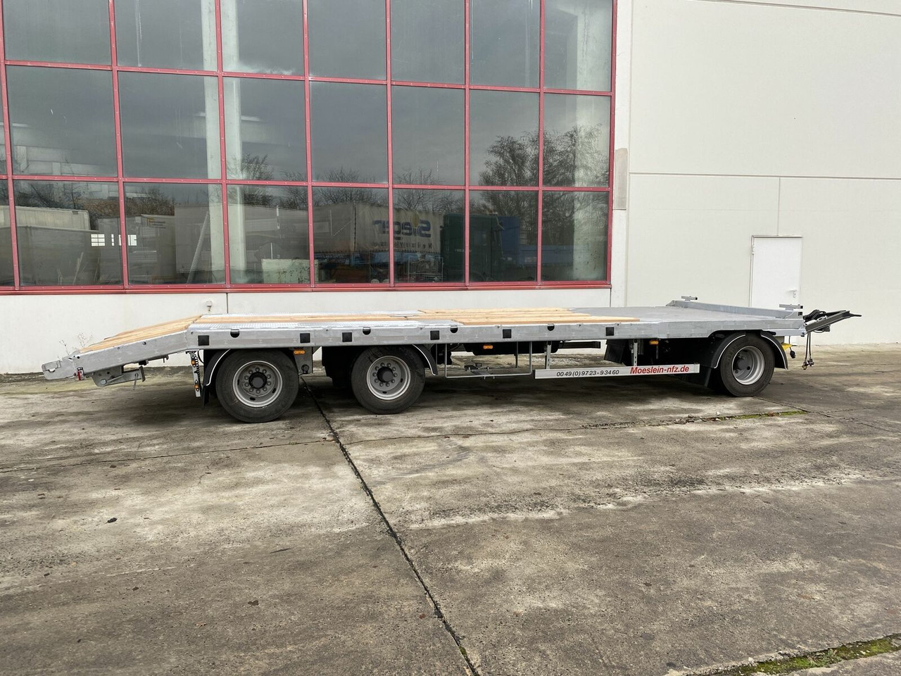 Möslein 3 Achs Tieflader gerader Ladefläche 9 m, Neufah - Remolque góndola rebajadas: foto 5 Möslein 3 Achs Tieflader gerader Ladefläche 9 m, Neufah - Remolque góndola rebajadas: foto 5