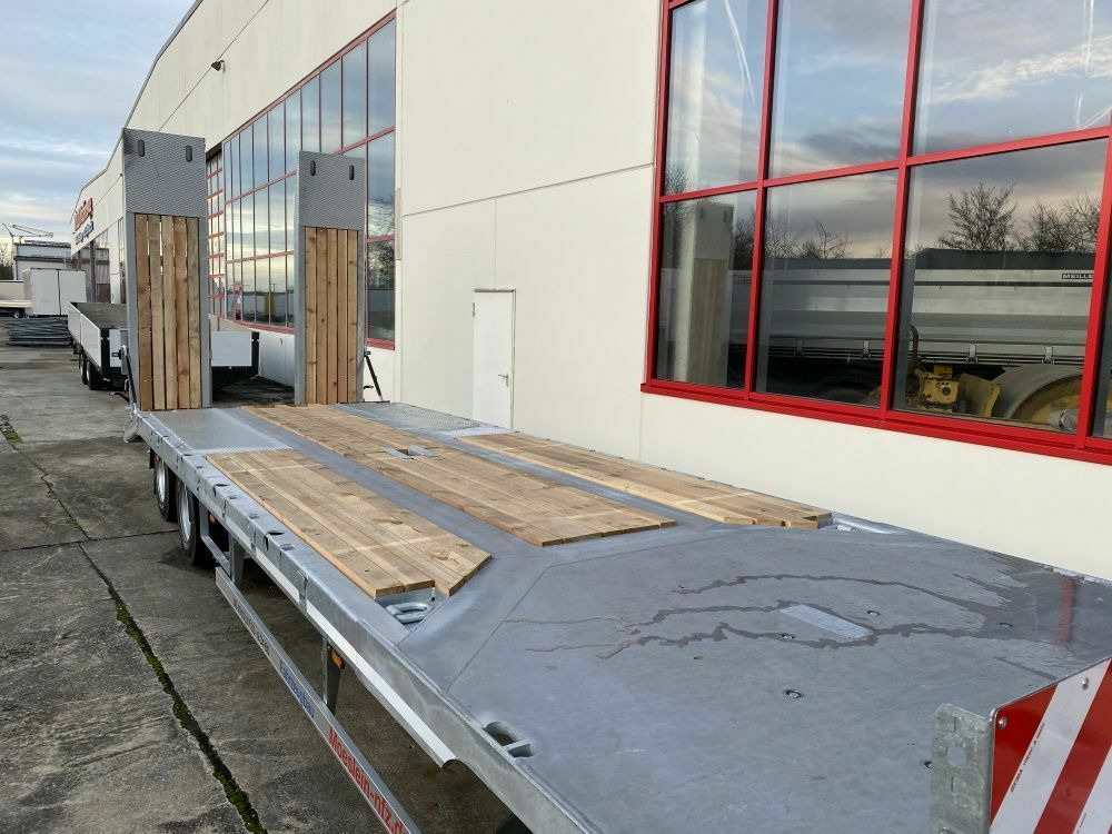 Möslein 3 Achs Tieflader mit gerader Ladefläche 8,10 m, - Remolque góndola rebajadas: foto 5 Möslein 3 Achs Tieflader mit gerader Ladefläche 8,10 m, - Remolque góndola rebajadas: foto 5