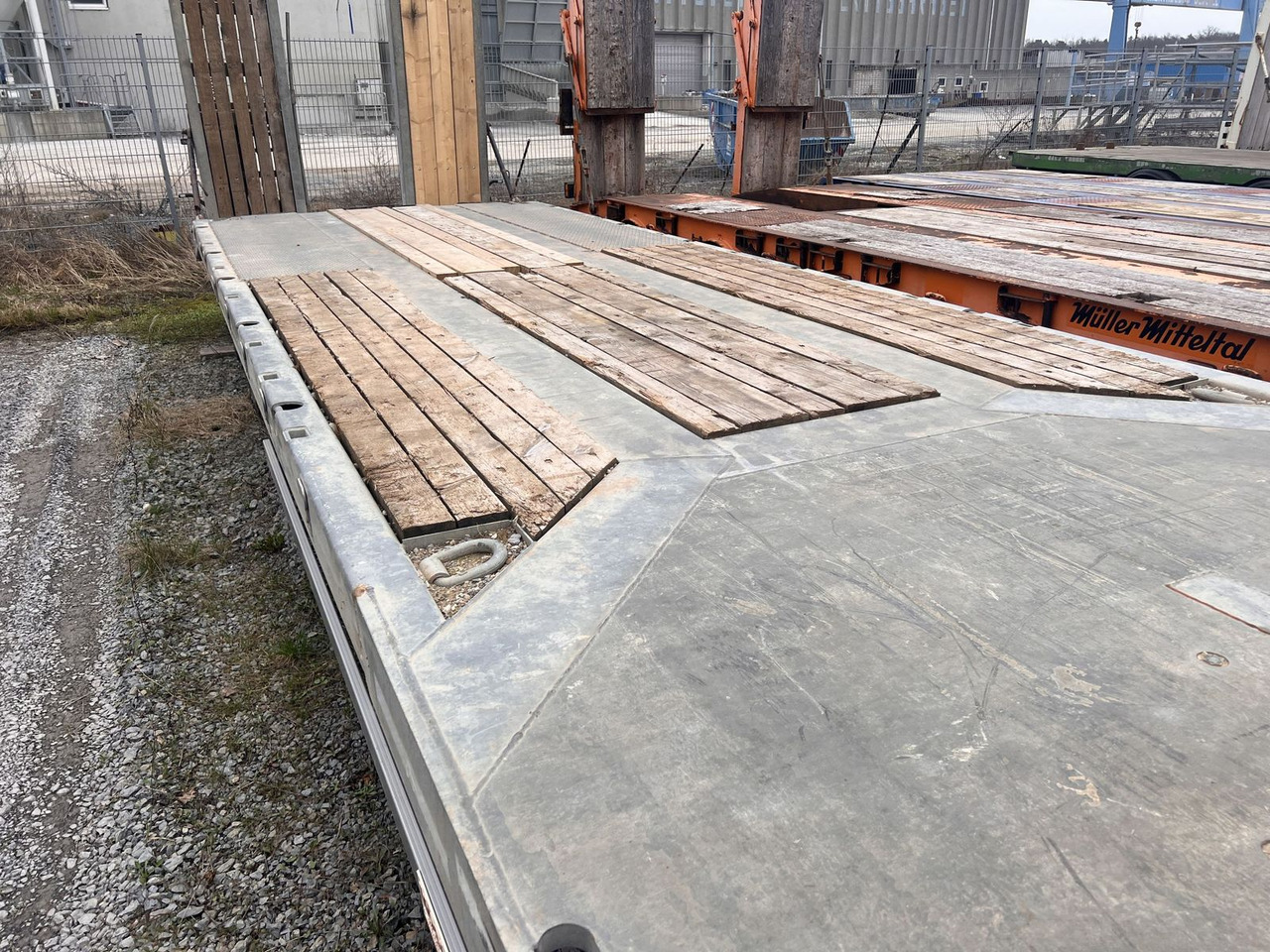 Möslein 3 Achs Tiefladeranhänger 9 m Ladefläche - Remolque góndola rebajadas: foto 2 Möslein 3 Achs Tiefladeranhänger 9 m Ladefläche - Remolque góndola rebajadas: foto 2