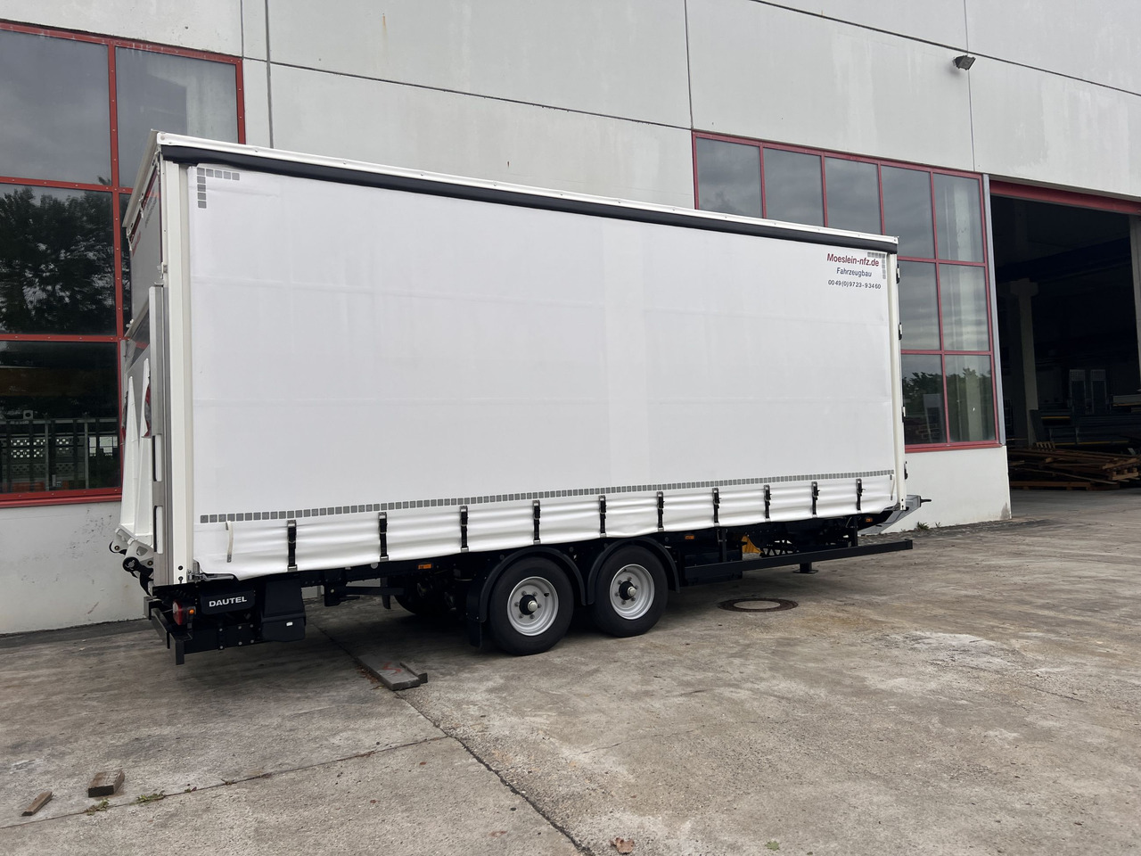 Remolque con toldo Möslein TPS 105 D-L  Planenanhänger, Ladebordwand + Durchladbar neuwertig: foto 6