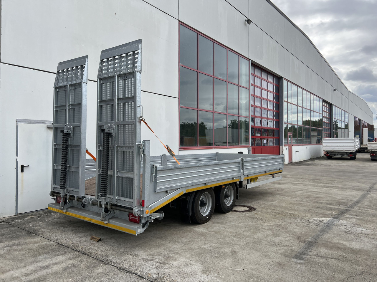 Möslein TT11 BR Neuer Tandemtieflader, breit Rampen - Remolque góndola rebajadas: foto 4 Möslein TT11 BR Neuer Tandemtieflader, breit Rampen - Remolque góndola rebajadas: foto 4