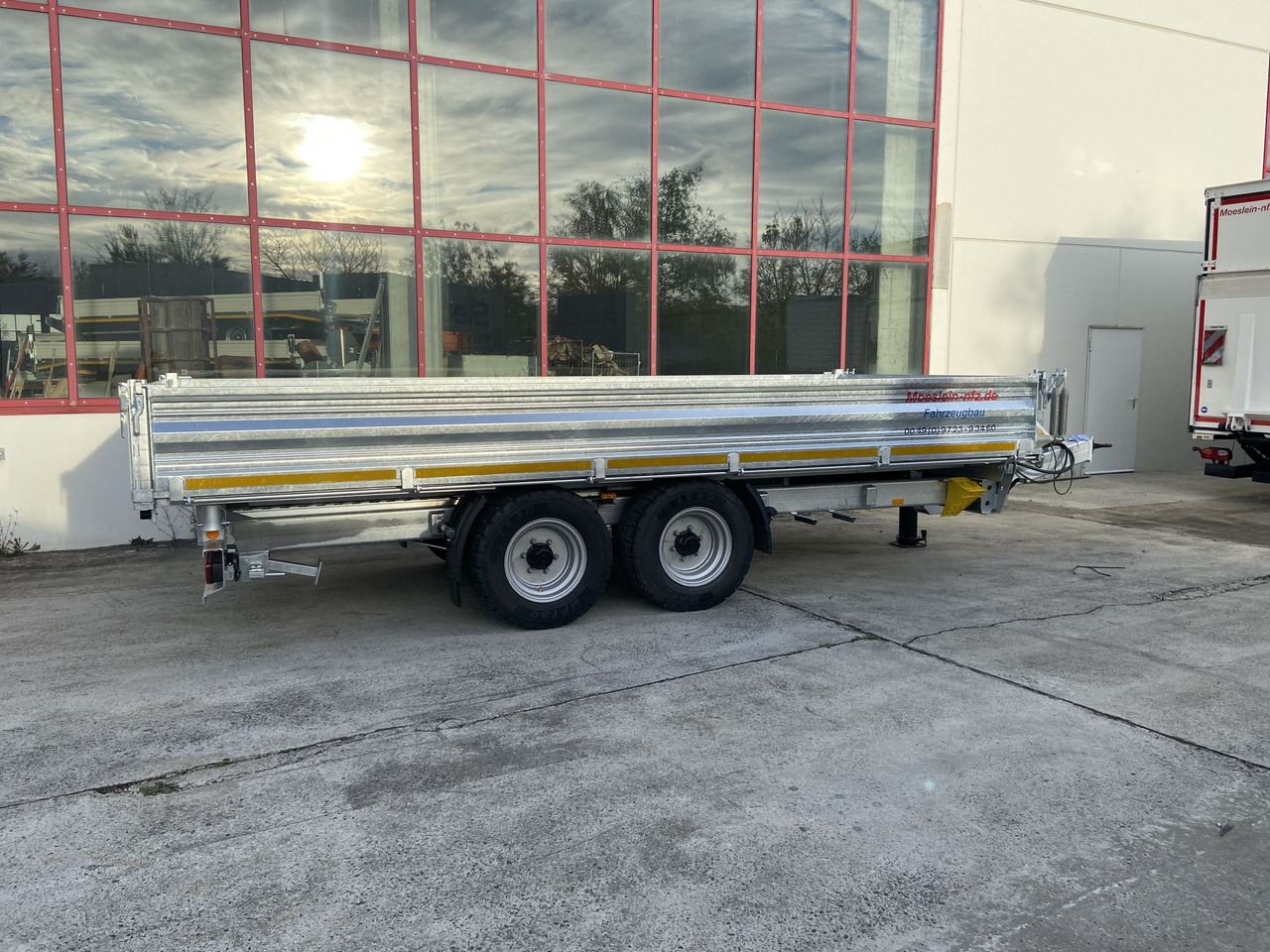 Remolque volquete nuevo Möslein TTD 11 Breite Reifen Kipper Tieflader, Breite Reifen-- Neufahrzeug --: foto 9 Remolque volquete nuevo Möslein TTD 11 Breite Reifen Kipper Tieflader, Breite Reifen-- Neufahrzeug --: foto 9