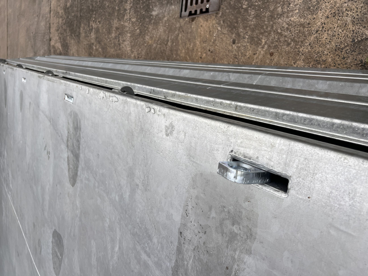 Möslein TTD 19 AB 19 t Tandem 3 Seiten Kipper TiefladerAufsatzbordwänden-- Neufahrzeug -- - Remolque volquete: foto 3 Möslein TTD 19 AB 19 t Tandem 3 Seiten Kipper TiefladerAufsatzbordwänden-- Neufahrzeug -- - Remolque volquete: foto 3