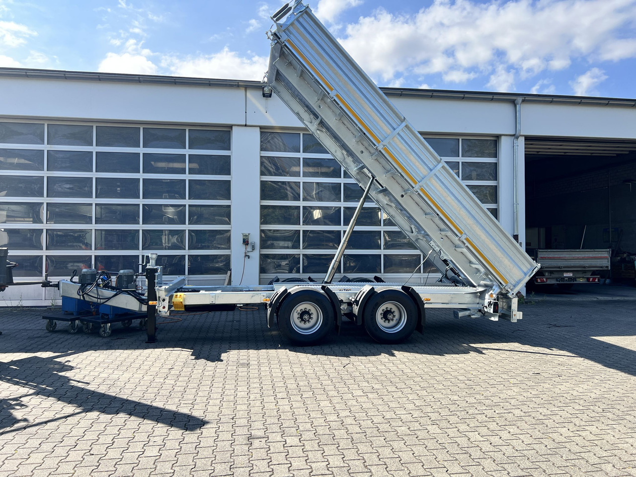 Möslein TTD 19 B neuer 19 t Tandemkipper- Tieflader hydraulischer Klappe - Remolque volquete: foto 5 Möslein TTD 19 B neuer 19 t Tandemkipper- Tieflader hydraulischer Klappe - Remolque volquete: foto 5