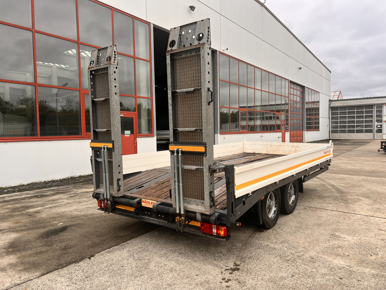 Möslein TTS 11 Schwebheim Tandemtieflader - Remolque góndola rebajadas: foto 3 Möslein TTS 11 Schwebheim Tandemtieflader - Remolque góndola rebajadas: foto 3
