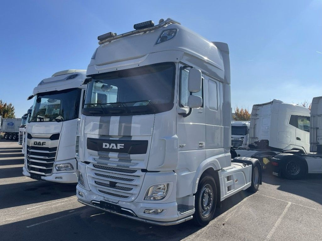 DAF FT XF480 SSC, 2x Tank, Standklima, Lampenbügel DAF FT XF480 SSC, 2x Tank, Standklima, Lampenbügel - Cabeza tractora: foto 1 DAF FT XF480 SSC, 2x Tank, Standklima, Lampenbügel DAF FT XF480 SSC, 2x Tank, Standklima, Lampenbügel - Cabeza tractora: foto 1