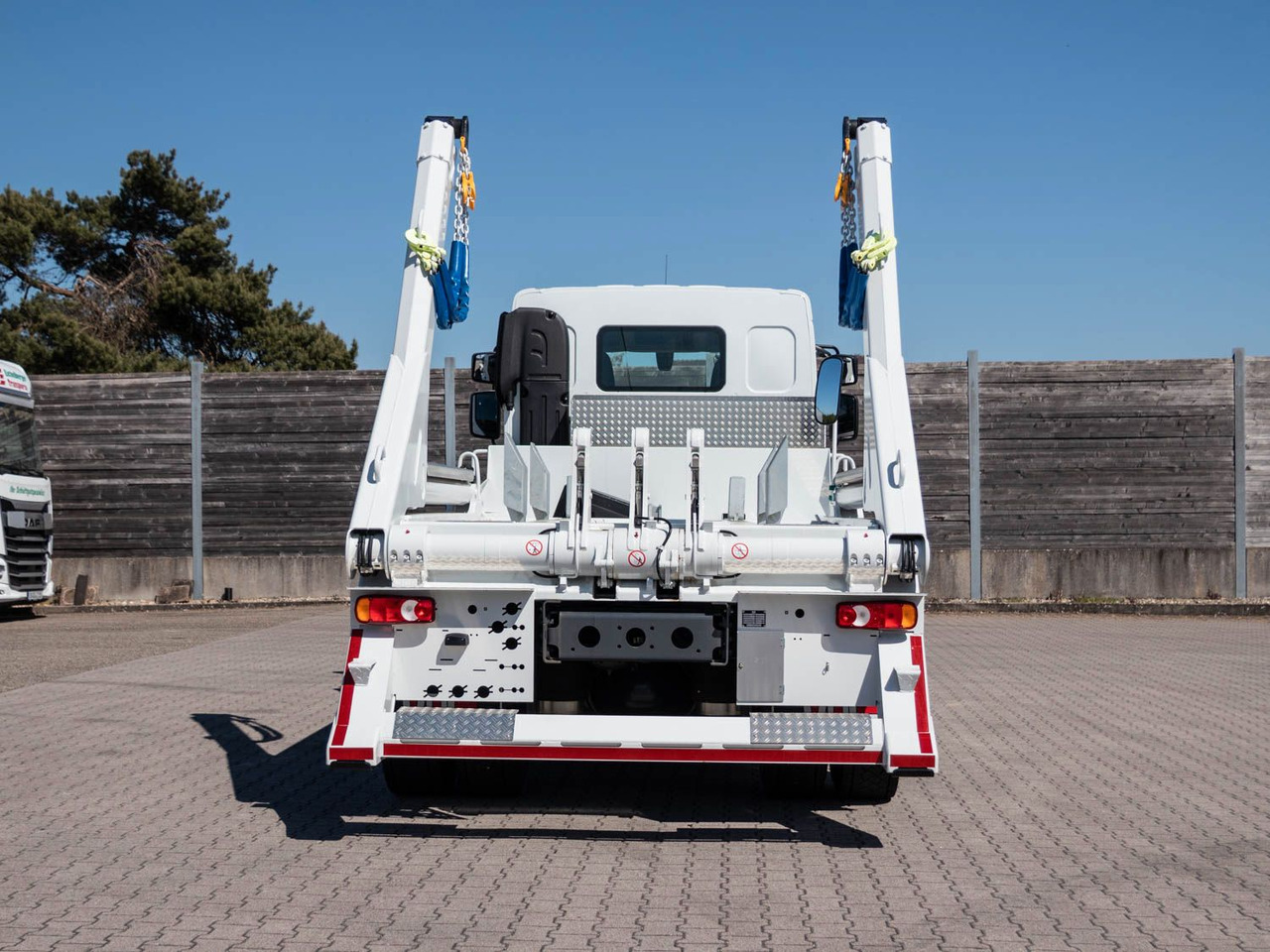 Camión volquete DAF FA LF 310 19t Absetzkipper VDL: foto 6 Camión volquete DAF FA LF 310 19t Absetzkipper VDL: foto 6