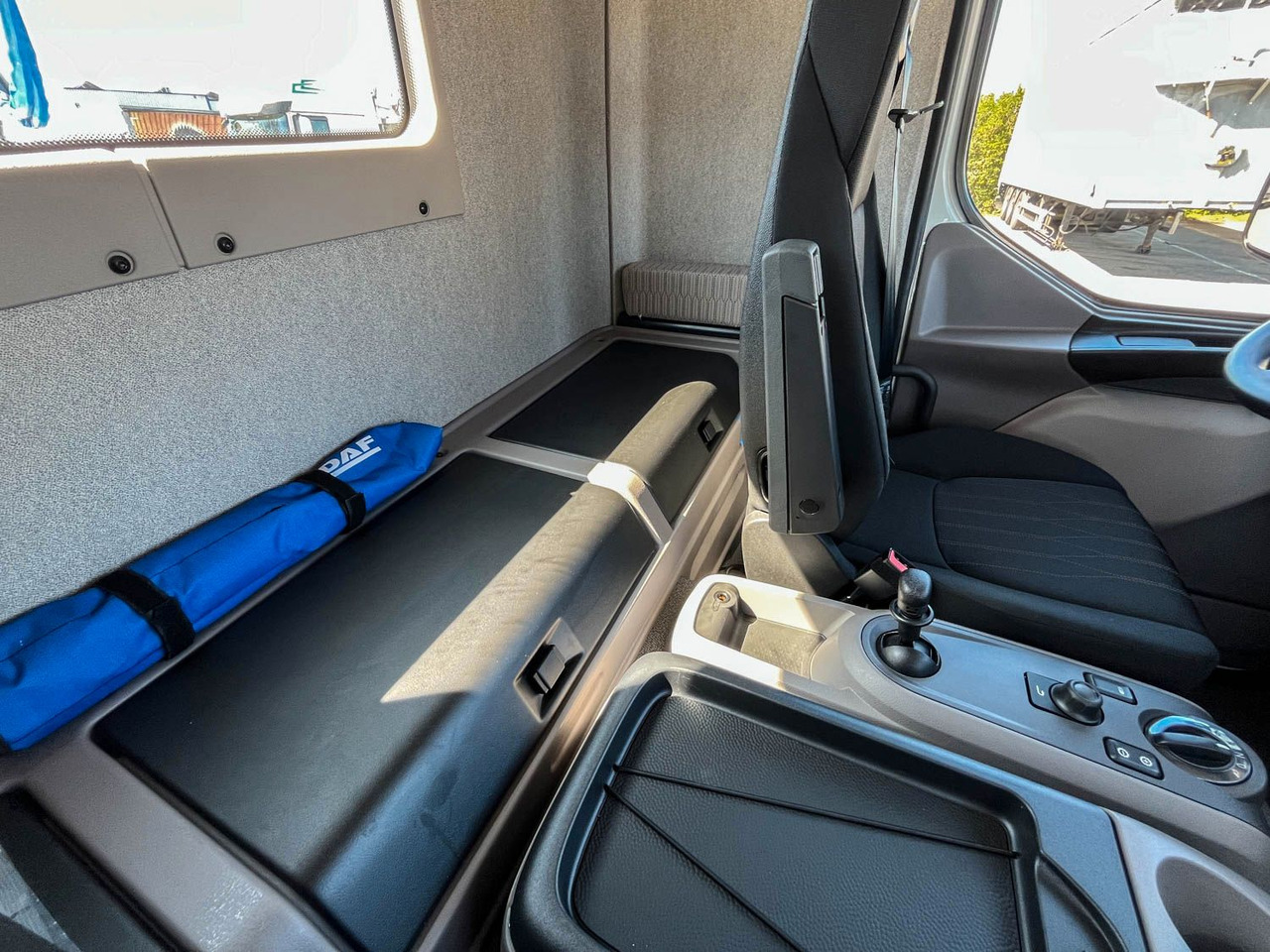 Camión volquete DAF FA LF 310 19t Absetzkipper VDL: foto 17 Camión volquete DAF FA LF 310 19t Absetzkipper VDL: foto 17