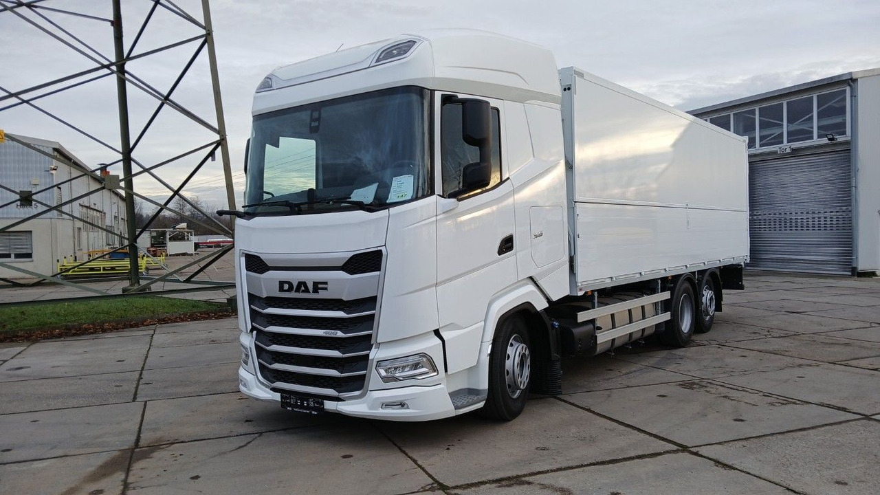 DAF FAN XG 480 Swing-Board-Aufbau Mitnahmestapler - Camión transporte de bebidas: foto 2 DAF FAN XG 480 Swing-Board-Aufbau Mitnahmestapler - Camión transporte de bebidas: foto 2