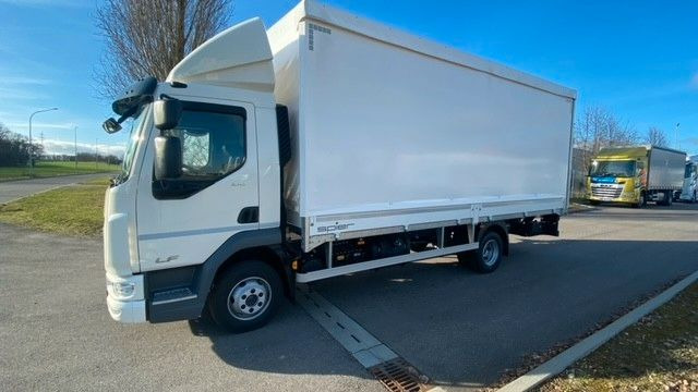 DAF LF 210 8t Pritsche-Plane LBW Tageszulassung DAF FA LF 210 08t Spier Pritsche-Plane - Camión lona: foto 1 DAF LF 210 8t Pritsche-Plane LBW Tageszulassung DAF FA LF 210 08t Spier Pritsche-Plane - Camión lona: foto 1