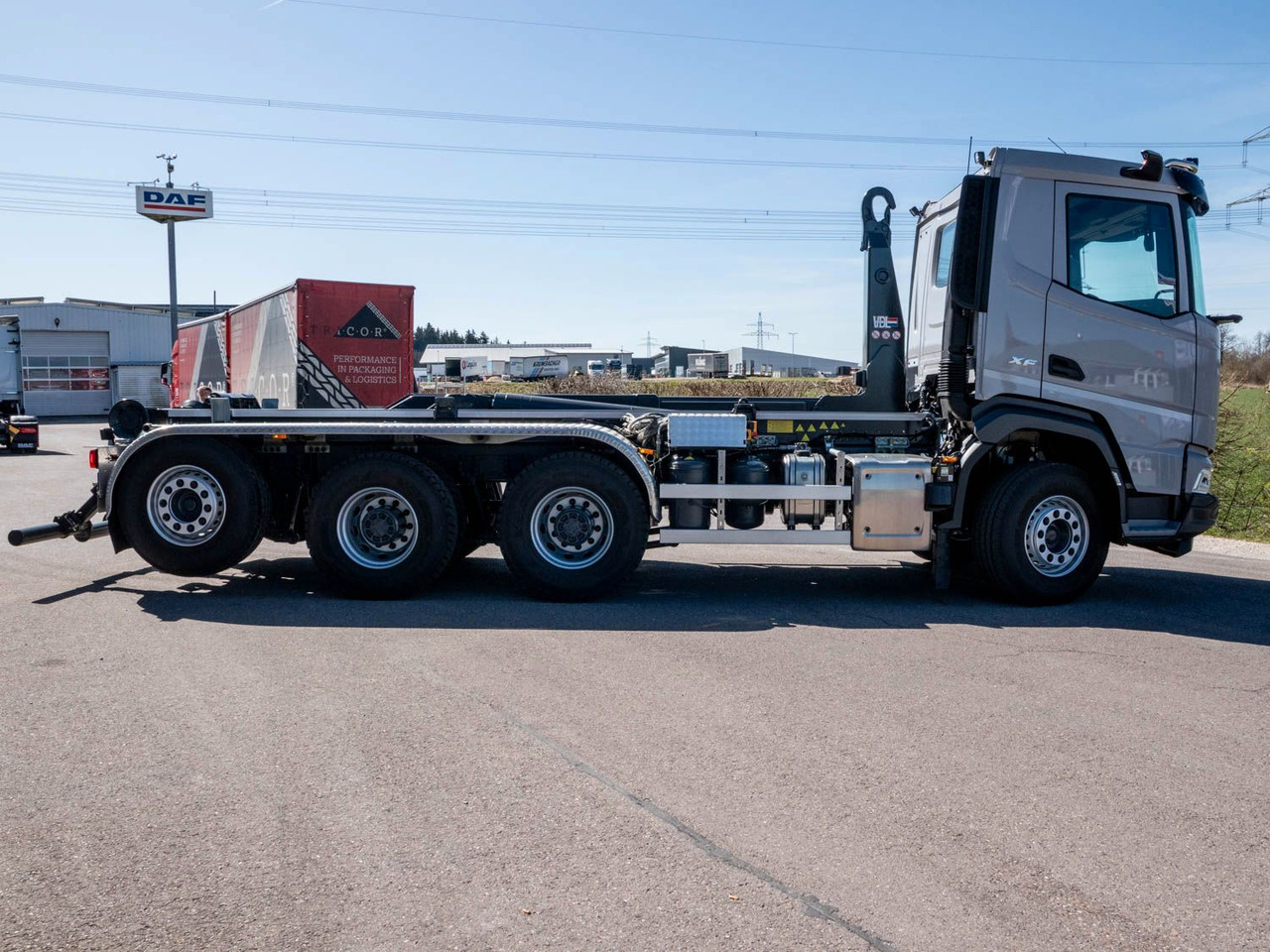 DAF XF 530 FAW mit VDL Abrollkipper DAF XF 530 FAW mit VDL Abrollkipper - Camión multibasculante: foto 4 DAF XF 530 FAW mit VDL Abrollkipper DAF XF 530 FAW mit VDL Abrollkipper - Camión multibasculante: foto 4