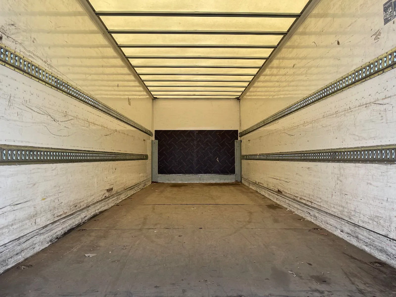 DAF LF 180 8-2016 - Camión caja cerrada: foto 5 DAF LF 180 8-2016 - Camión caja cerrada: foto 5