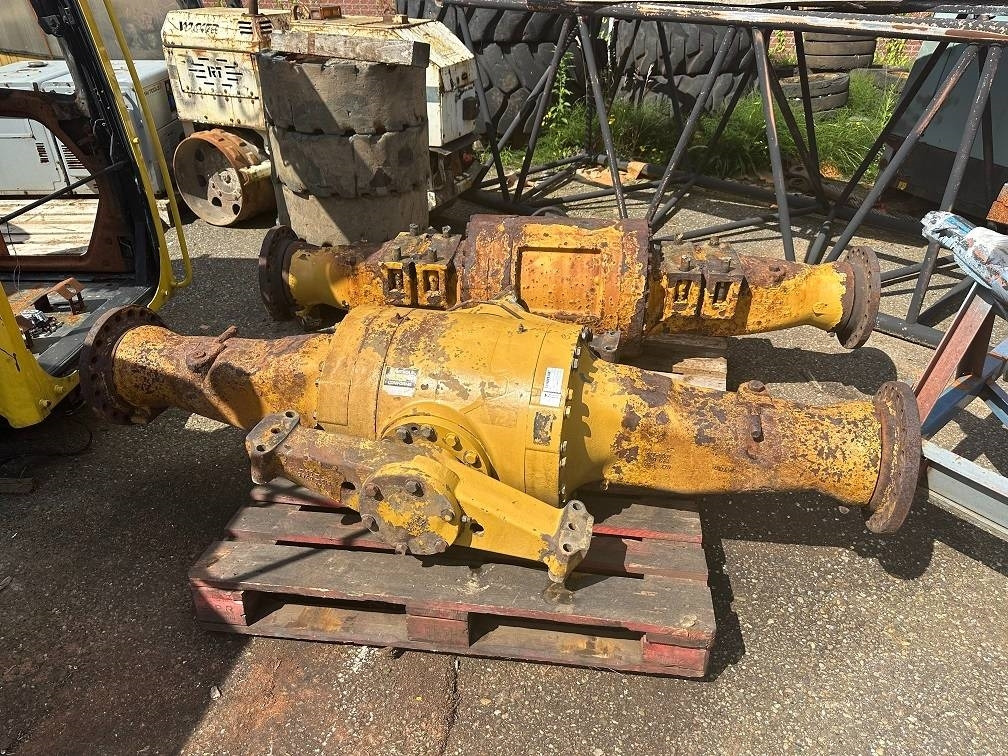 CAT 950 G rear axel 126-7845 - Eje y piezas para Maquinaria de construcción: foto 1 CAT 950 G rear axel 126-7845 - Eje y piezas para Maquinaria de construcción: foto 1