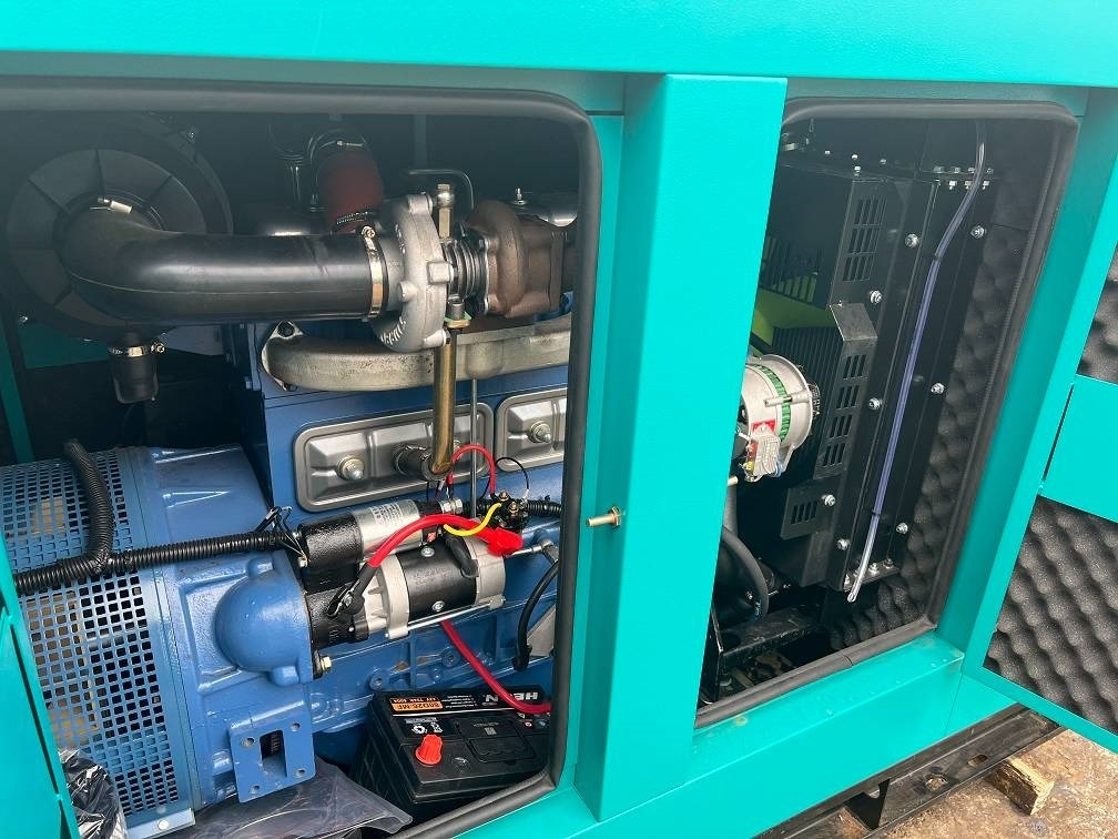 Generador industriale Ricardo 50KVA 40KW SILENT GENERATOR 3 PHASE 50HZ 400V NEW: foto 12 Generador industriale Ricardo 50KVA 40KW SILENT GENERATOR 3 PHASE 50HZ 400V NEW: foto 12