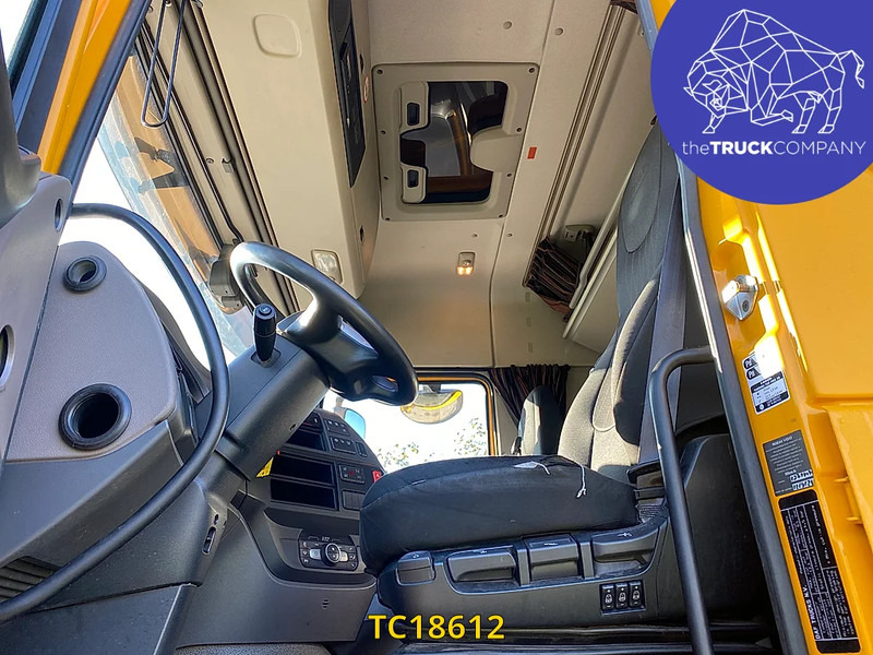 Cabeza tractora DAF XF 480: foto 12