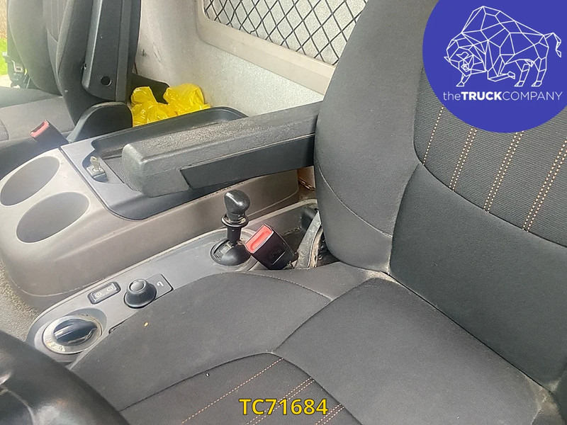 Camión caja cerrada DAF LF 230: foto 17 Camión caja cerrada DAF LF 230: foto 17