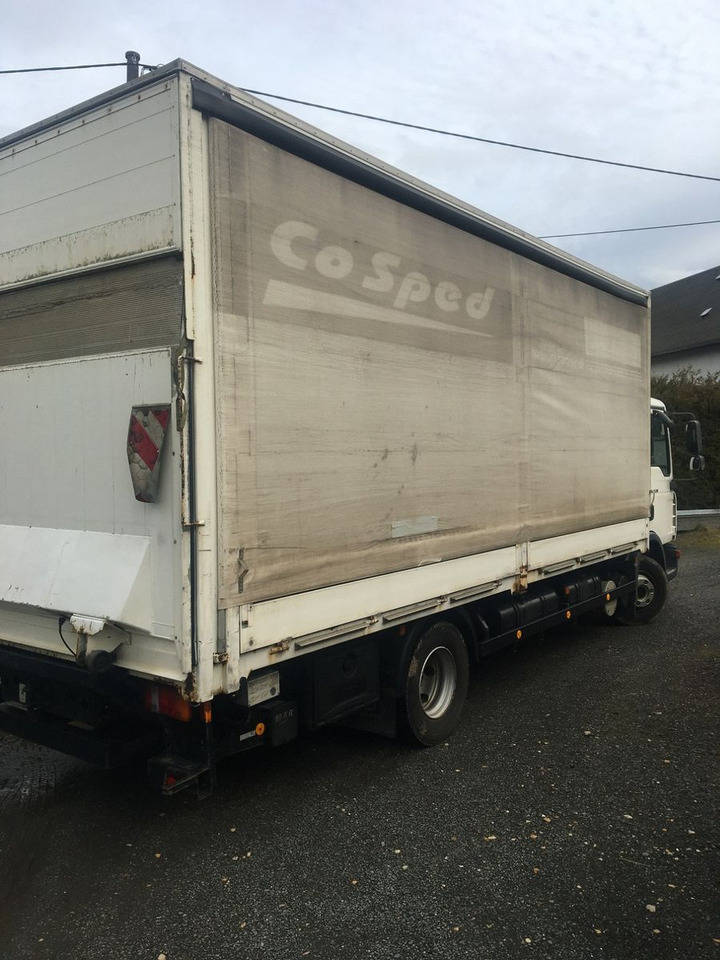 MAN 12.210 Erst 302000 km - Camión lona: foto 3 MAN 12.210 Erst 302000 km - Camión lona: foto 3