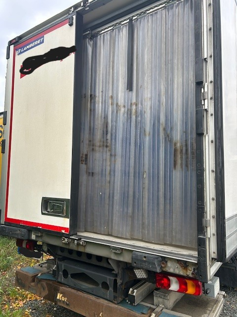 MERCEDES-BENZ 1524 - Camión frigorífico: foto 5 MERCEDES-BENZ 1524 - Camión frigorífico: foto 5