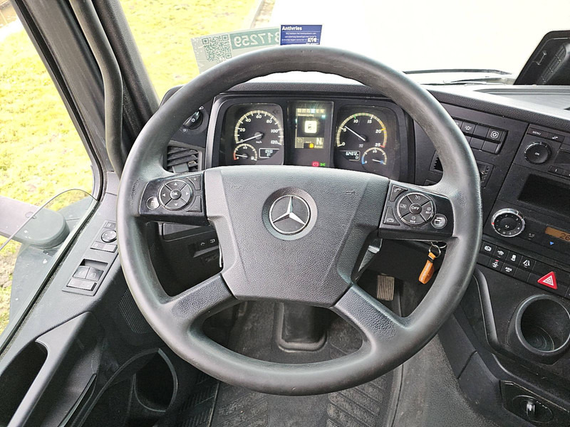 Foto del interior 2: Cabeza tractora Mercedes-Benz AROCS 3342