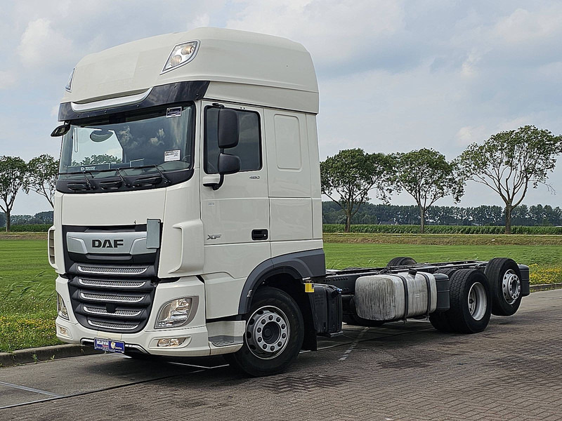 DAF XF 480 SSC 6X2 FAR INTARDER - Camión chasis: foto 2 DAF XF 480 SSC 6X2 FAR INTARDER - Camión chasis: foto 2
