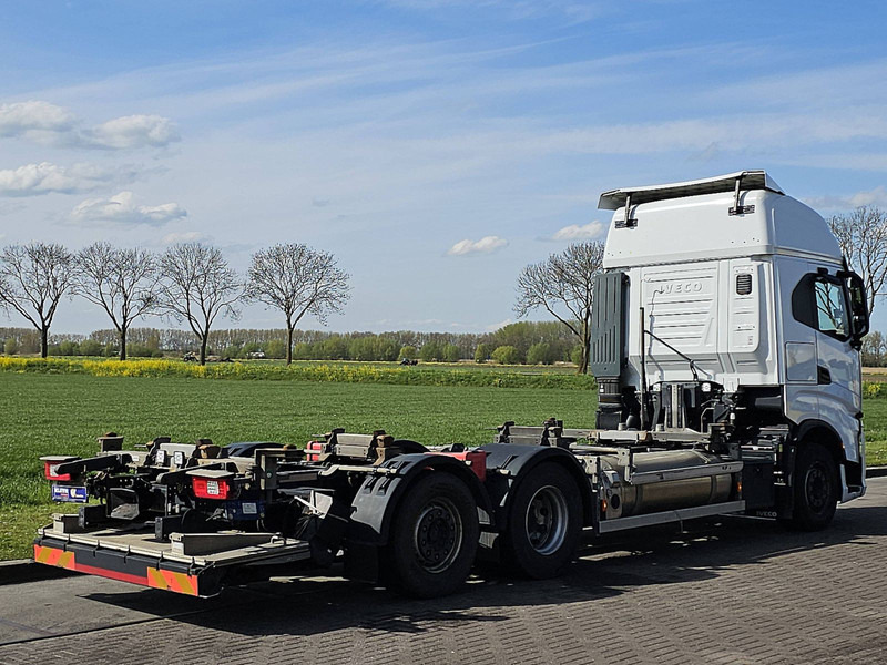 Iveco S-WAY AS260S46 LNG INT. STEERAXLE - Camión portacontenedore/ Intercambiable: foto 3 Iveco S-WAY AS260S46 LNG INT. STEERAXLE - Camión portacontenedore/ Intercambiable: foto 3