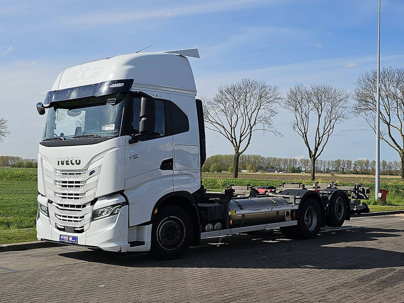 Iveco S-WAY AS260S46 LNG INT. STEERAXLE - Camión portacontenedore/ Intercambiable: foto 2 Iveco S-WAY AS260S46 LNG INT. STEERAXLE - Camión portacontenedore/ Intercambiable: foto 2