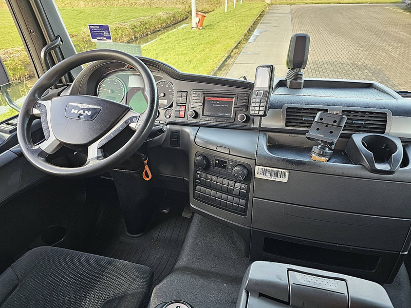 Foto del interior 1: Camión frigorífico MAN 18.290 TGM THERMOKING MULTITEMP