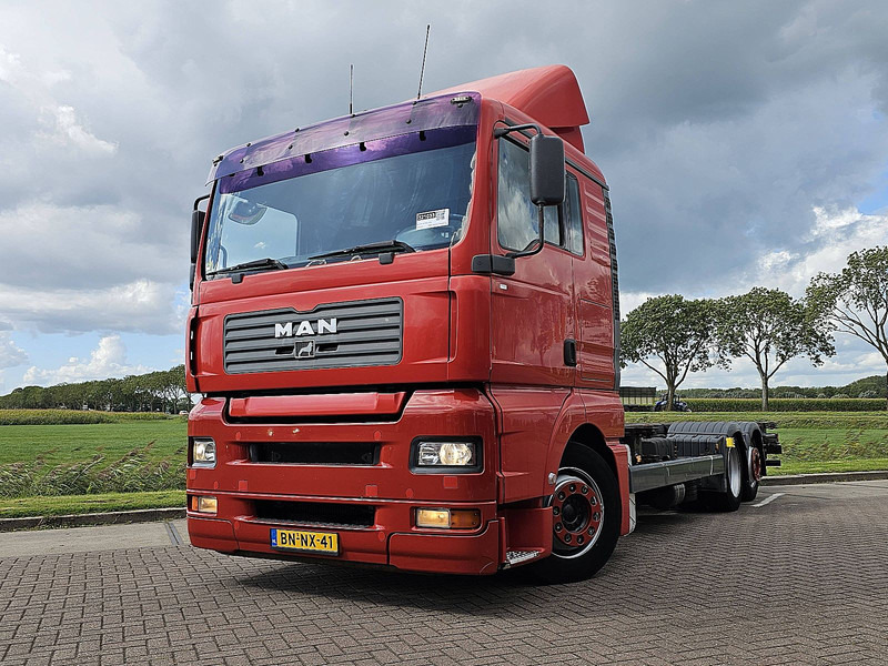 MAN 26.360 TGA XL MANUAL NL-TRUCK - Camión portacontenedore/ Intercambiable: foto 1 MAN 26.360 TGA XL MANUAL NL-TRUCK - Camión portacontenedore/ Intercambiable: foto 1