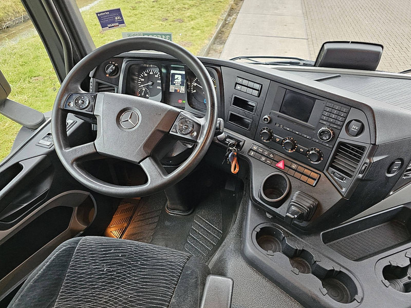 Foto del interior 1: Camión frigorífico Mercedes-Benz ANTOS 1824