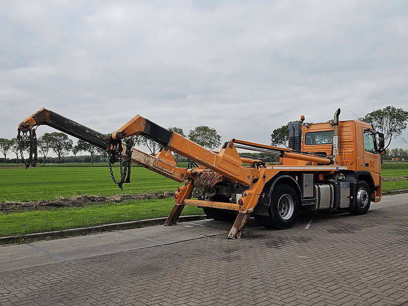 Volvo FM 330 - Camión portacontenedor de cadenas: foto 3 Volvo FM 330 - Camión portacontenedor de cadenas: foto 3