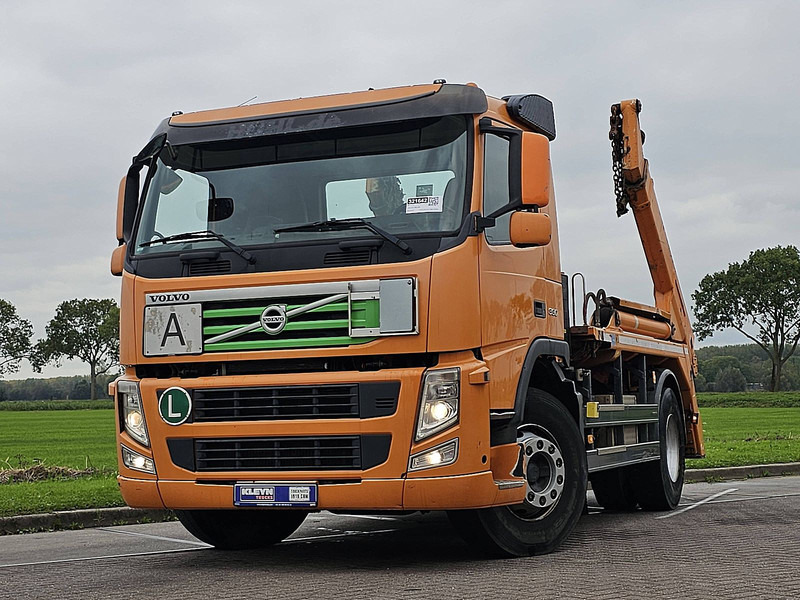 Volvo FM 330 - Camión portacontenedor de cadenas: foto 1 Volvo FM 330 - Camión portacontenedor de cadenas: foto 1