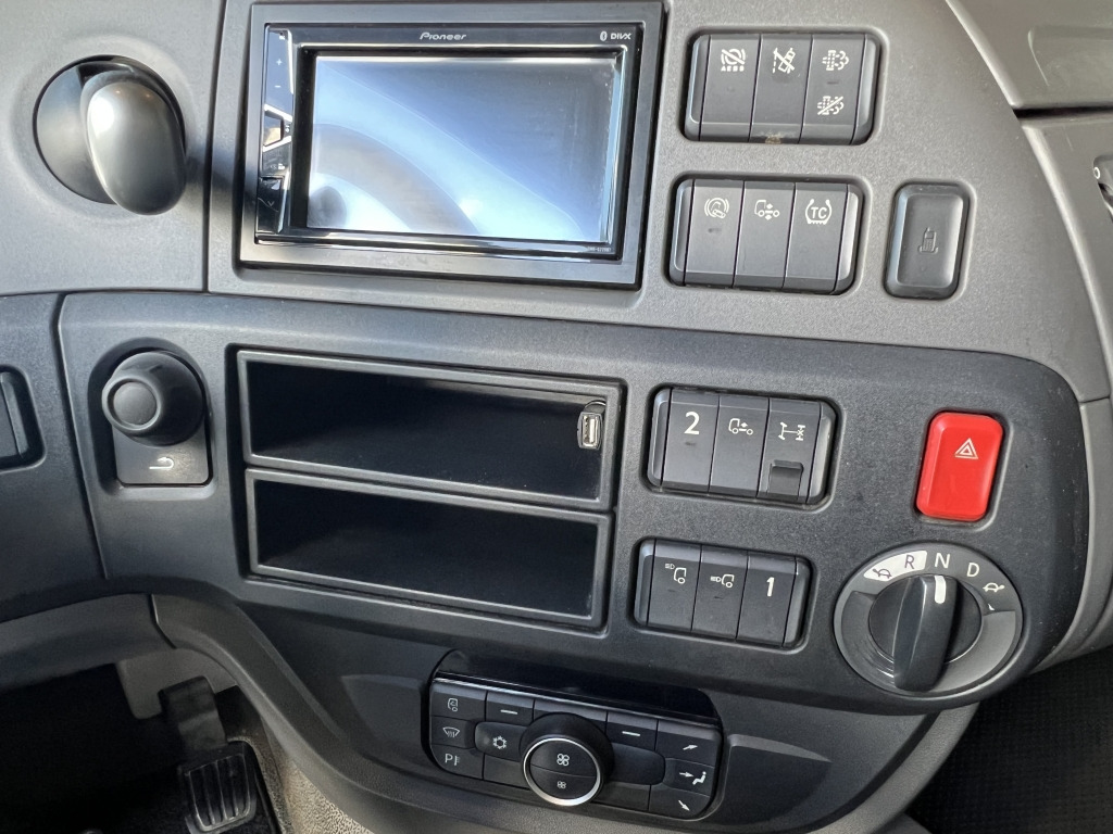 Daf XF 530 SuperSpaceCab Klima+Standklima Retarder - Cabeza tractora: foto 2 Daf XF 530 SuperSpaceCab Klima+Standklima Retarder - Cabeza tractora: foto 2