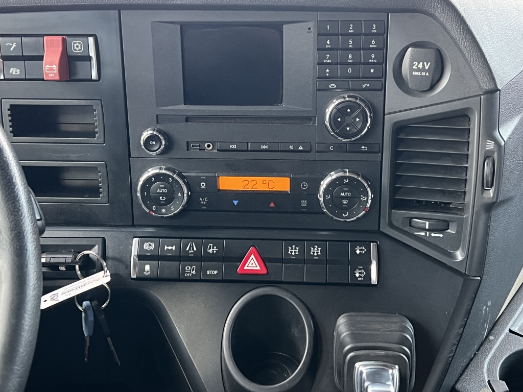 Mercedes-Benz Actros 1845 Klimaautom. Retarder 2x Nebenantrieb - Cabeza tractora: foto 4 Mercedes-Benz Actros 1845 Klimaautom. Retarder 2x Nebenantrieb - Cabeza tractora: foto 4