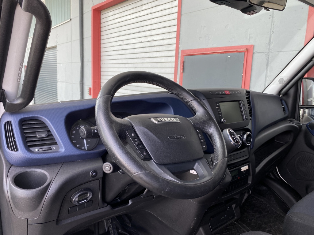 Furgoneta con lona Iveco Daily 65C21 3,6m P+P+LBW Klima Automat. Webasto: foto 13 Furgoneta con lona Iveco Daily 65C21 3,6m P+P+LBW Klima Automat. Webasto: foto 13