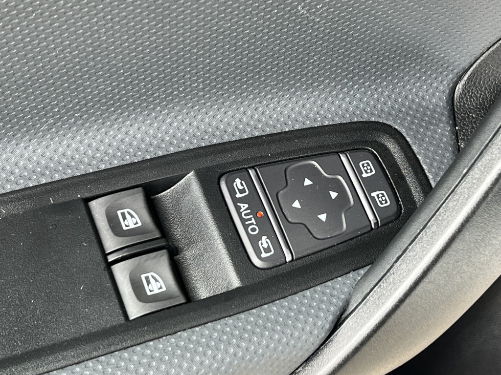 Mercedes-Benz Citan 112 CDI Euro6d Klimaautom. NAVI Kamera AHK - Furgoneta pequeña: foto 5 Mercedes-Benz Citan 112 CDI Euro6d Klimaautom. NAVI Kamera AHK - Furgoneta pequeña: foto 5