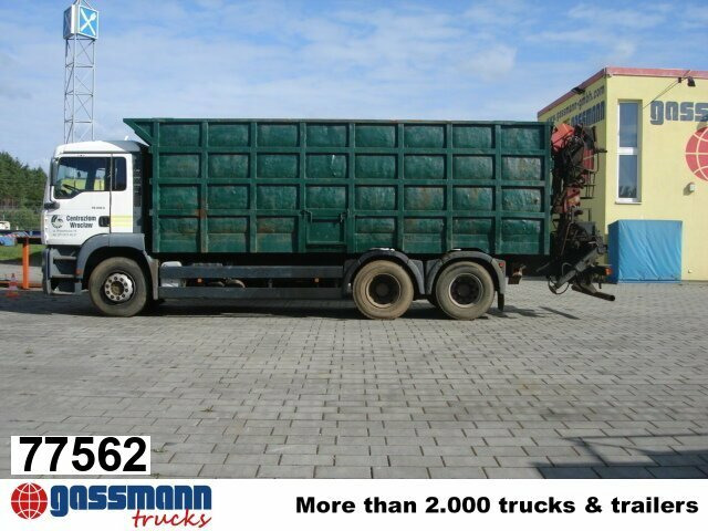 MAN TGA 26.413 BB 6x4 mit Heckkran Jonsered 1020 - Camión volquete: foto 1 MAN TGA 26.413 BB 6x4 mit Heckkran Jonsered 1020 - Camión volquete: foto 1