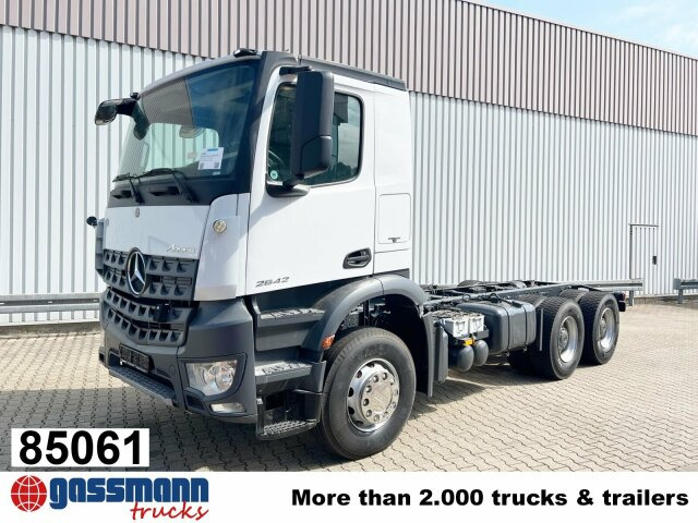 Mercedes-Benz Arocs 2642 K 6x4, Retarder, Motorabtrieb - Camión chasis: foto 1 Mercedes-Benz Arocs 2642 K 6x4, Retarder, Motorabtrieb - Camión chasis: foto 1