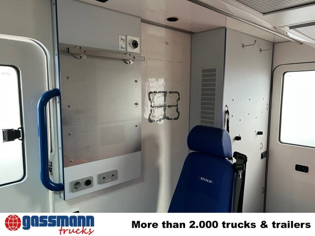 Mercedes-Benz Sprinter 313 CDI 4x2, Rettungswagen - Furgón: foto 4 Mercedes-Benz Sprinter 313 CDI 4x2, Rettungswagen - Furgón: foto 4