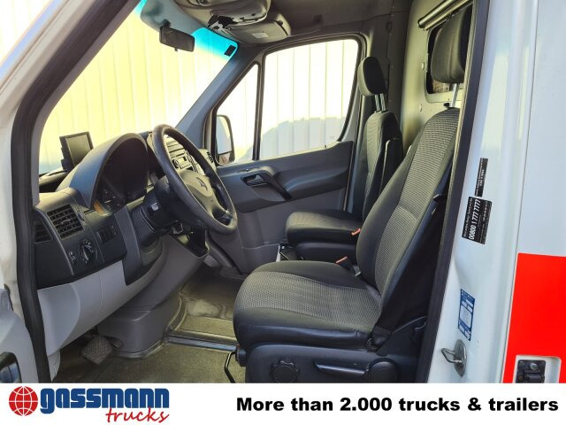 Mercedes-Benz Sprinter 316 KA 4x2, Rettungswagen - Furgón: foto 5 Mercedes-Benz Sprinter 316 KA 4x2, Rettungswagen - Furgón: foto 5